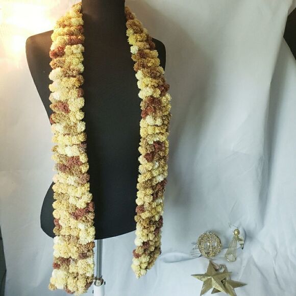 Hand Knitted Puffer Scarf - Picture 3 of 3